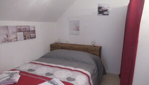 1 camera, ferro/asse da stiro, Wi-Fi, lenzuola