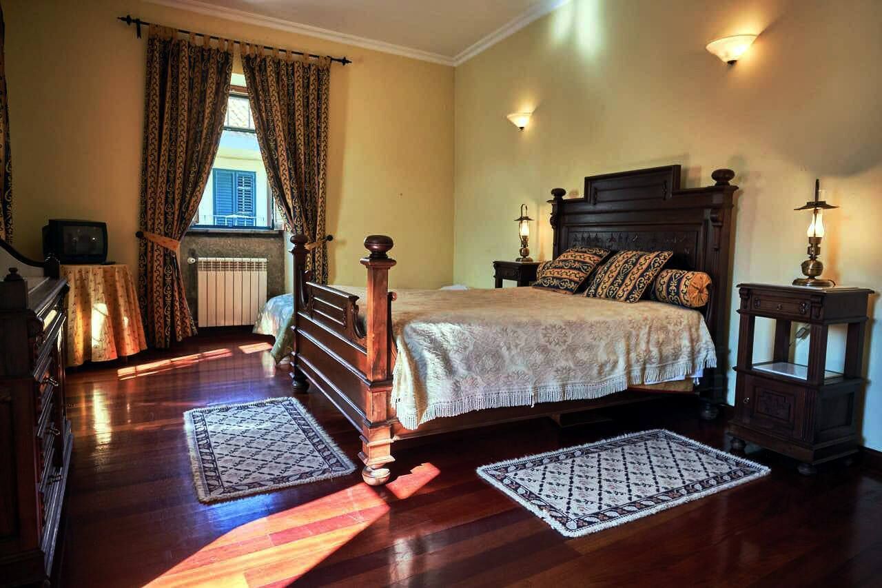 10 Schlafzimmer, Bügeleisen/Bügelbrett, kostenloses WLAN, Bettwäsche