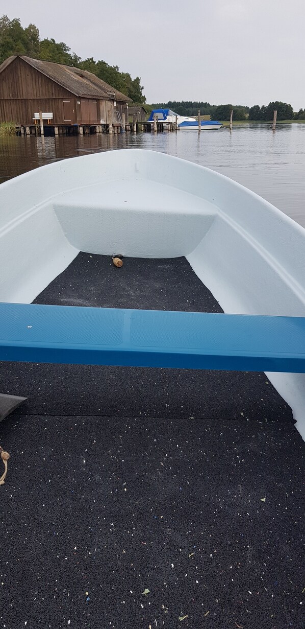 Property grounds - House directly on Lake Plauer with an optional boat (Leisten)