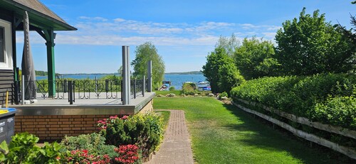House directly on Lake Plauer with an optional boat