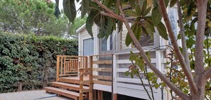 Property grounds - Mobile home 43 m2, 3 Bedrooms, fully equipped, linen included, near beach (Lattes)
