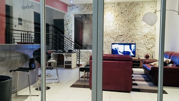 Unclassified image, 1 of 7, button - Contemporary housing batrain, mermoz (Dakar)