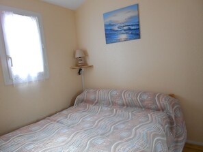 2 dormitorios, tabla de planchar con plancha, wifi gratis