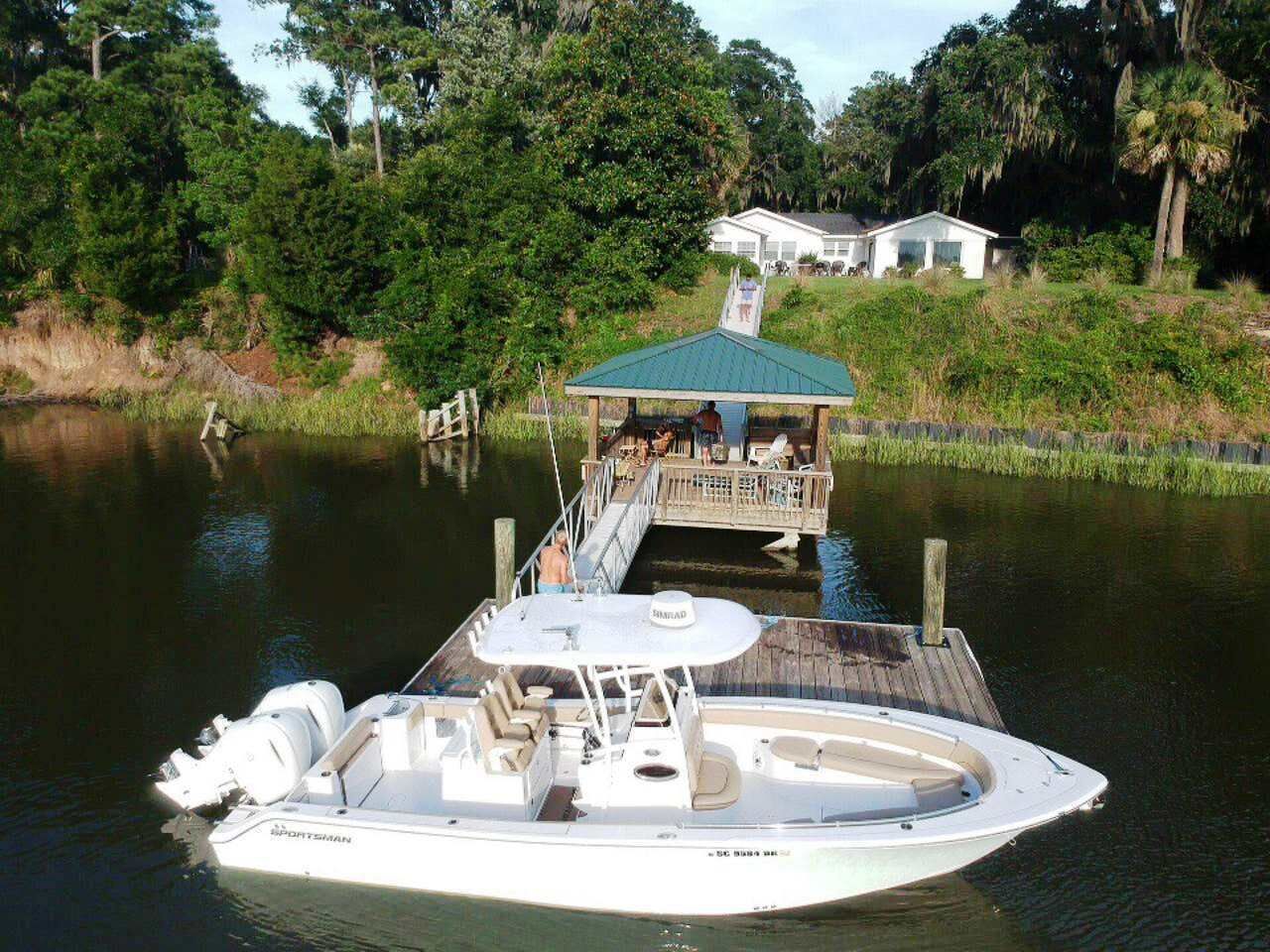 Deep Water Private Dock, 20 Min. To Parris Island, 15 Min. To Beaches & Beaufort