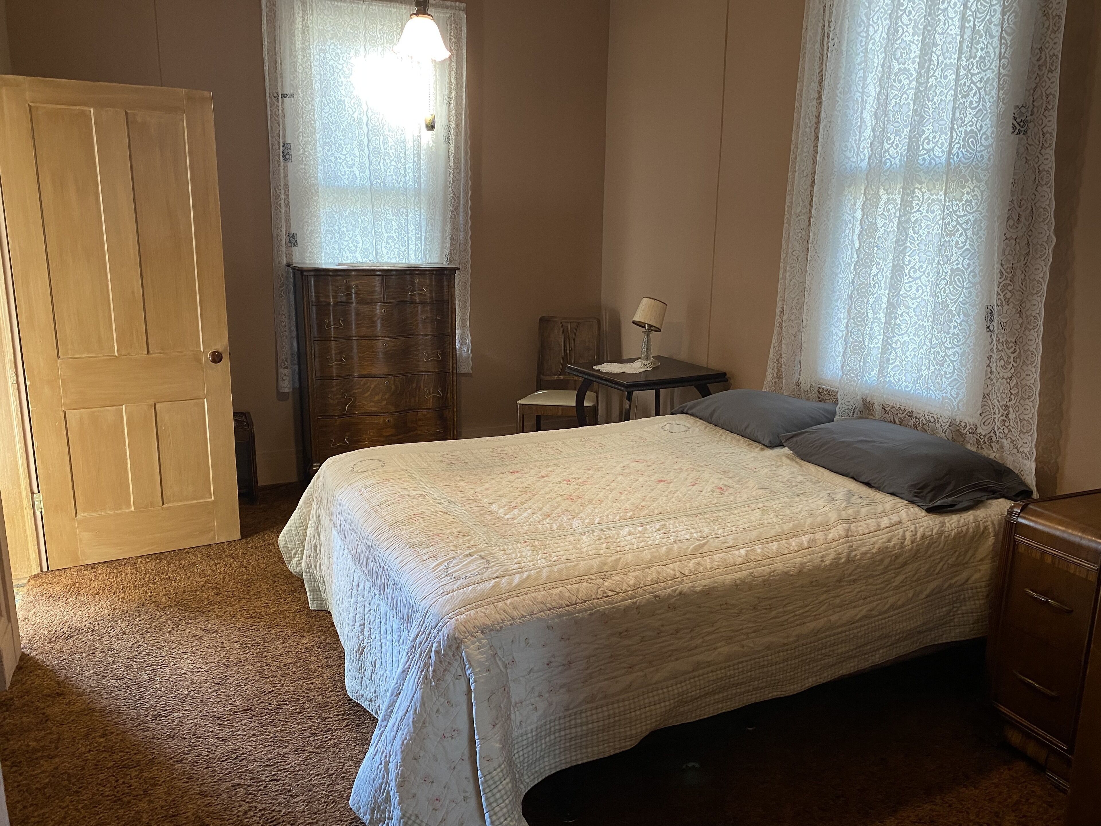 3 chambres, bureau, draps fournis