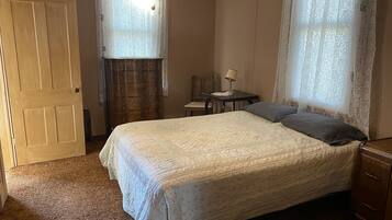 3 chambres, bureau, draps fournis