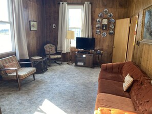 Téléviseur, lecteur de DVD, chaîne audio