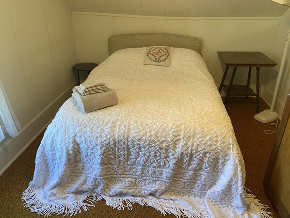 3 chambres, bureau, literie fournie