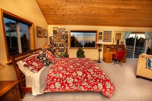 Desk, Internet, bed sheets