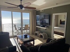 Smart TV, DVD player