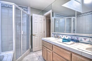 Jetted bath, hair dryer, bidet, towels