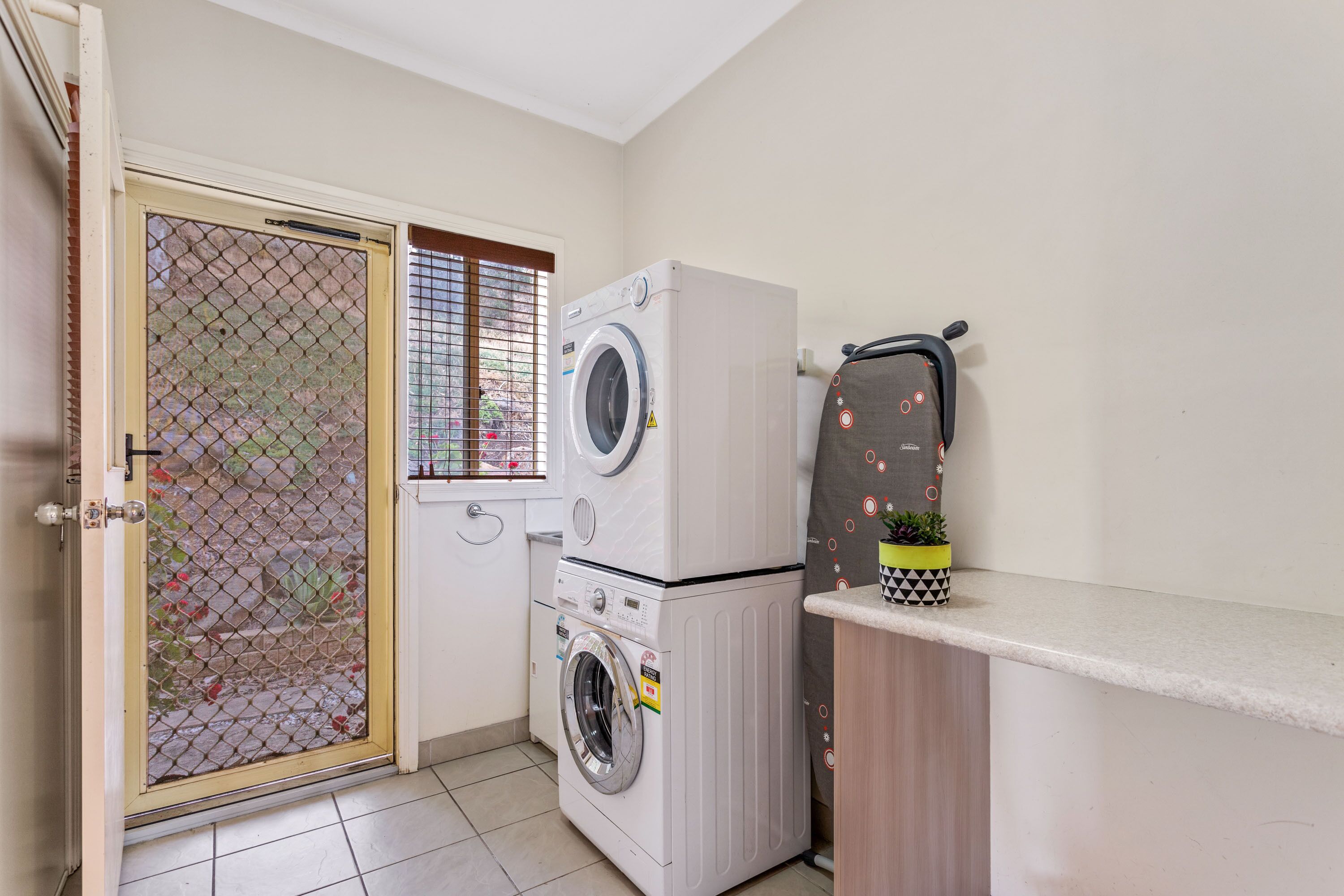 Bulla Hill Villas- Melbourne Airport — image 26