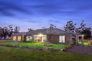 Exterior detail - Bulla Hill Villas- Melbourne Airport (Bulla)