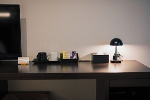 Down comforters, blackout drapes, soundproofing, free WiFi - KANSEI Kyoto Hachijo (Kyoto)