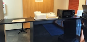 Dobbeltrom – basic | Dundyner, blendingsgardiner, lydisolert og wi-fi (inkludert)