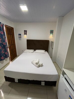 Estudio, 1 cama de matrimonio, no fumadores | Cortinas opacas, tabla de planchar con plancha, wifi gratis