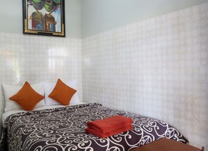 Room | Free WiFi
