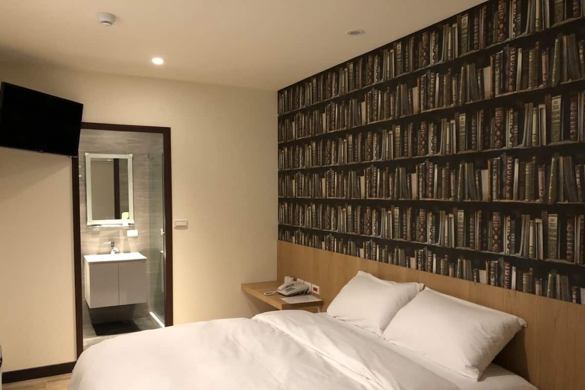 Basic Double Room, 1 Queen Bed, Non Smoking