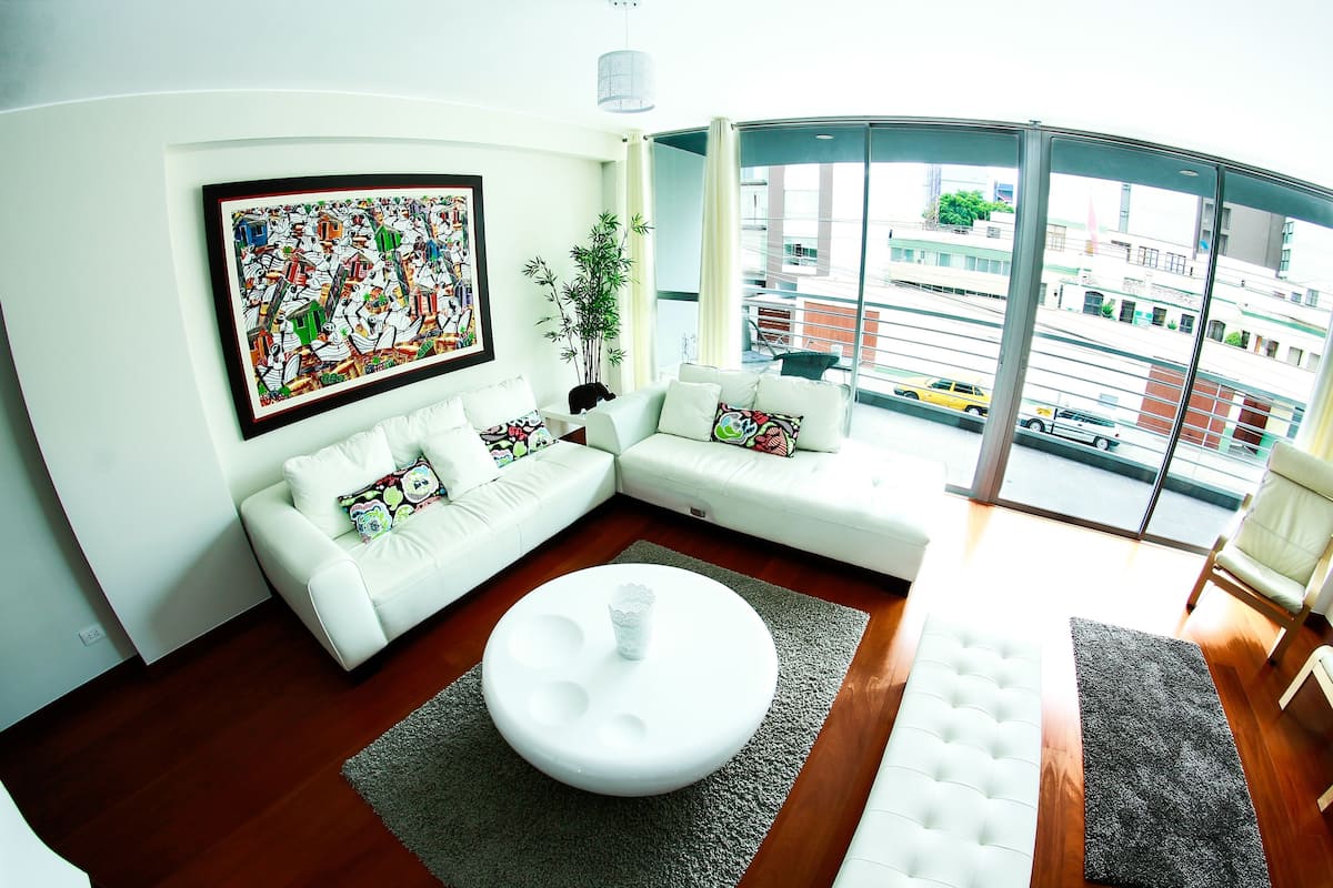 Apartment, 3 Bedrooms, Non Smoking, Private Bathroom | Living room