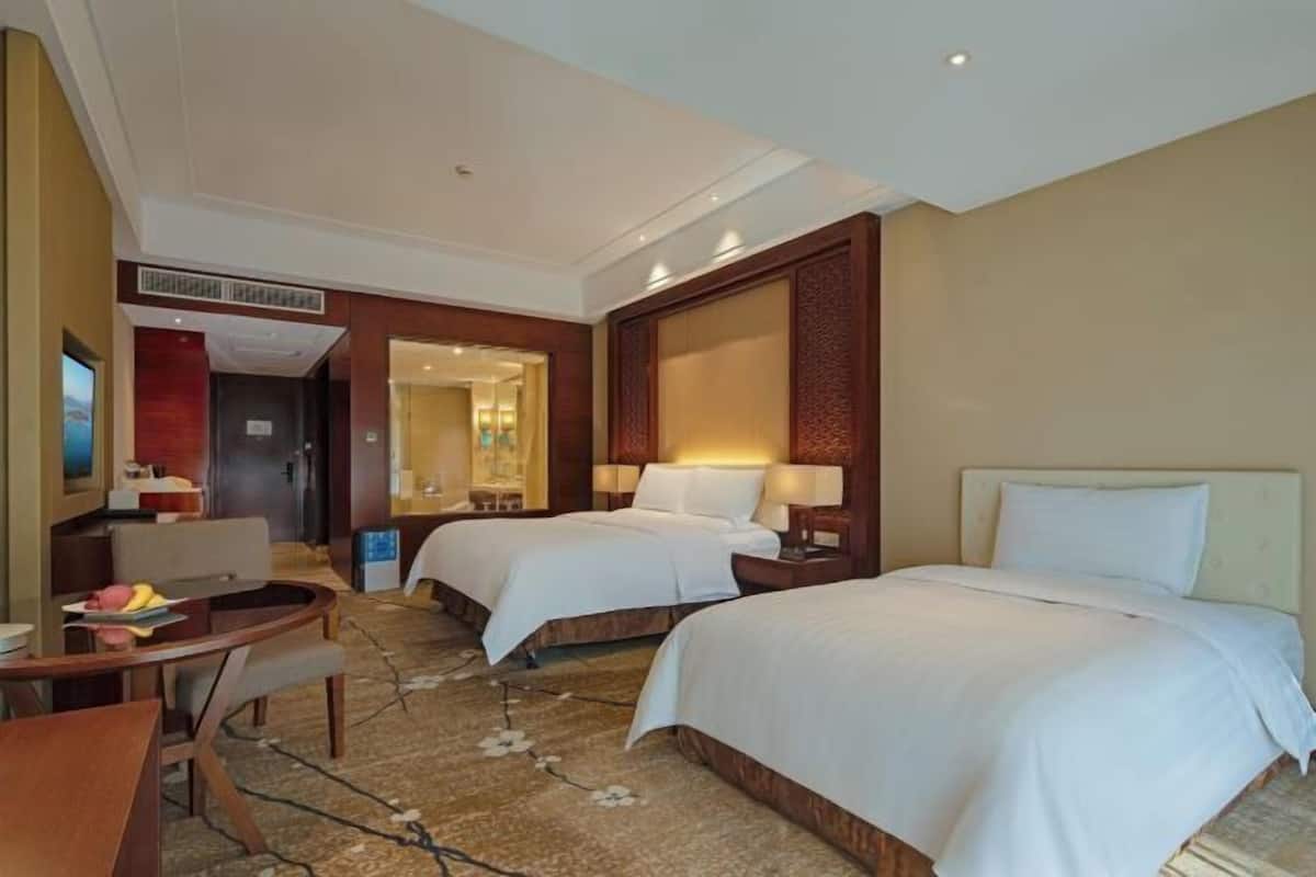 Minibar, in-room safe, desk, blackout drapes