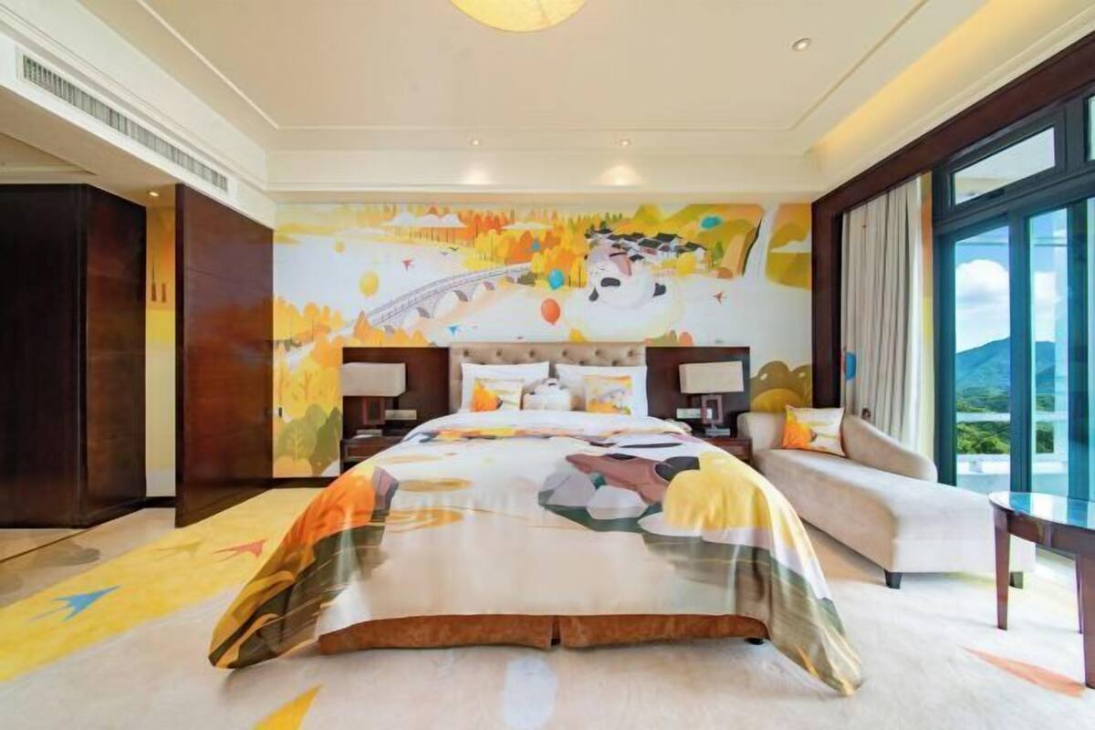 Minibar, Zimmersafe, Schreibtisch, Verdunkelungsvorhänge