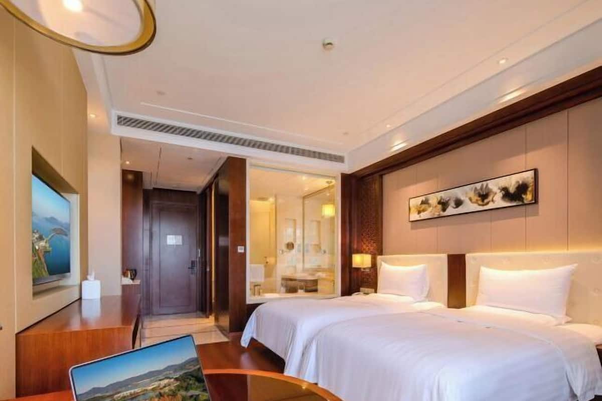 Minibar, in-room safe, desk, blackout drapes
