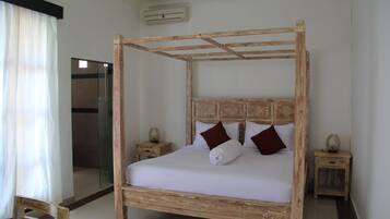3 bedrooms, in-room safe, desk, iron/ironing board