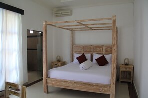 City Villa, 3 Bedrooms | 3 bedrooms, in-room safe, desk, iron/ironing board - Ketut Villa Sanur (Denpasar)
