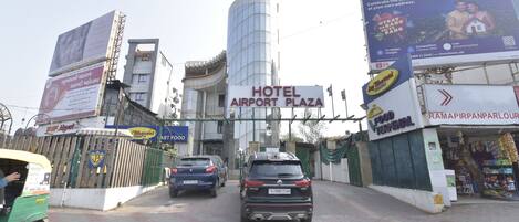 Fachada de la propiedad