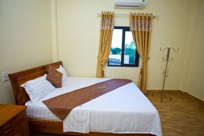 20 bedrooms, soundproofing, free WiFi, bed sheets - Co Cuc Hotel - Hostel (Bo Trach)