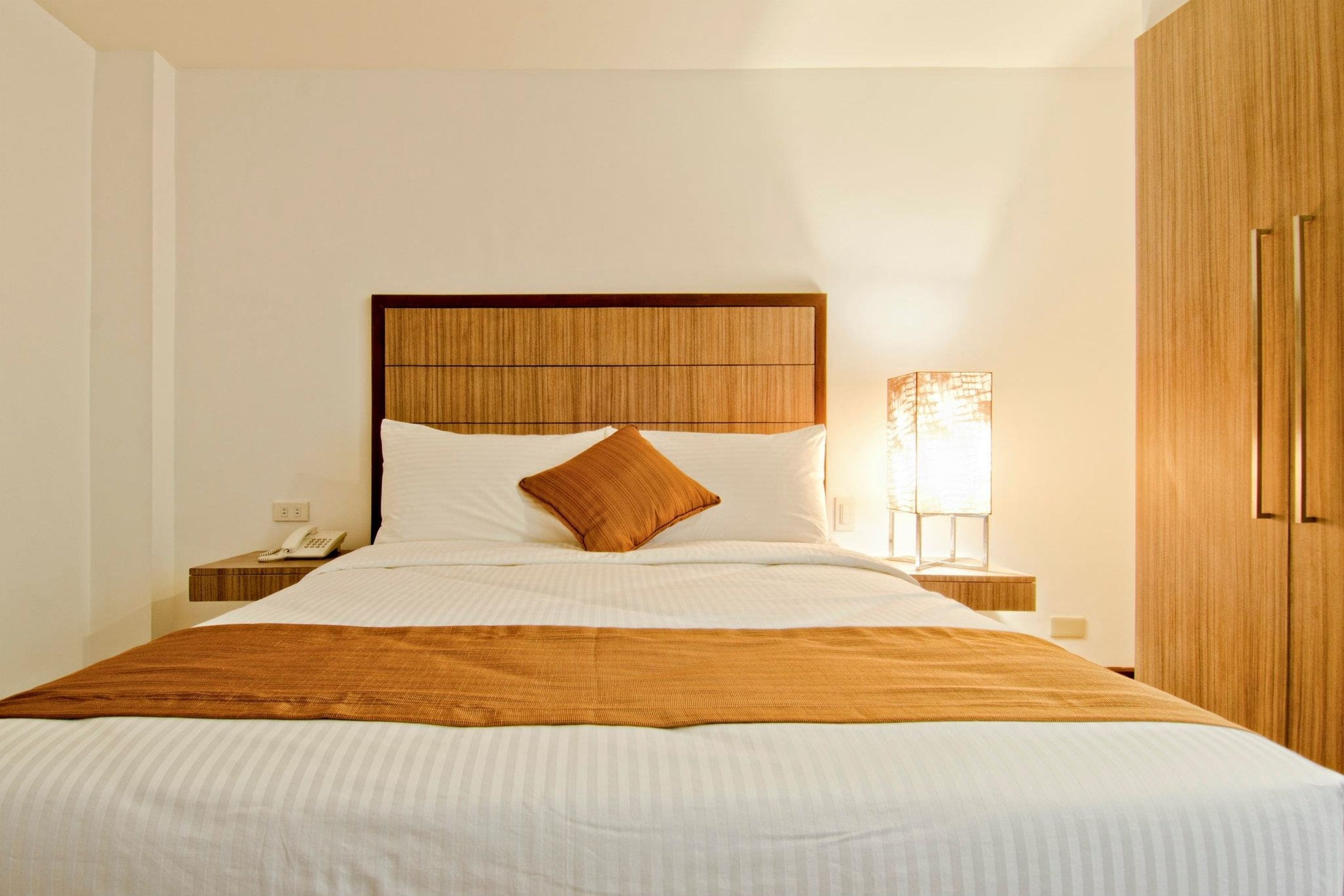 Superior Room, 1 Queen Bed | 1 bedroom, premium bedding, in-room safe, desk