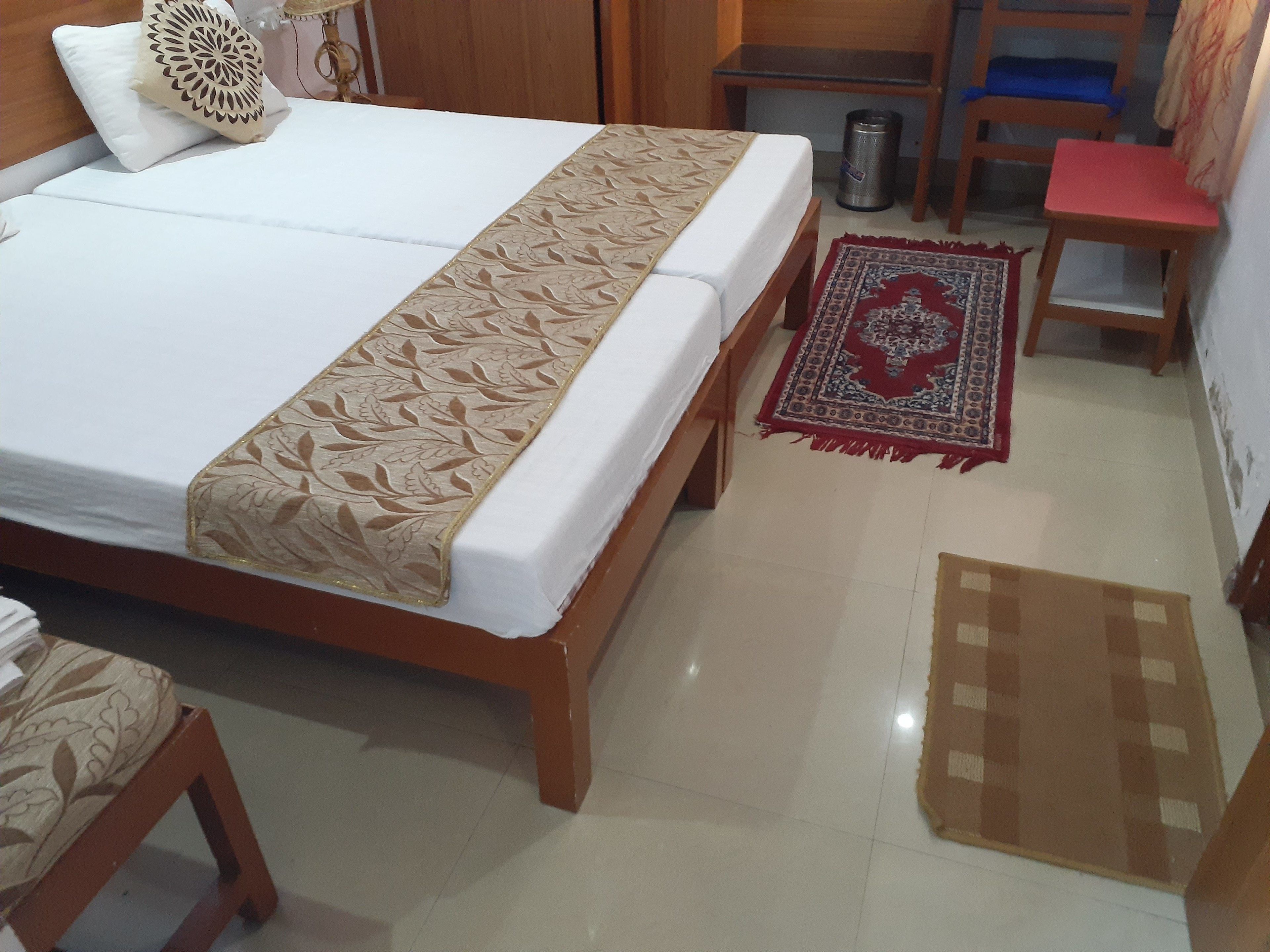 standard single room | in-room safe, individually decorated, individually furnished, desk