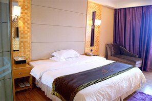Minibar, desk, blackout drapes, free WiFi - Royal Prince Hotel (Foshan)