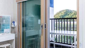 Studio | Desk, free WiFi