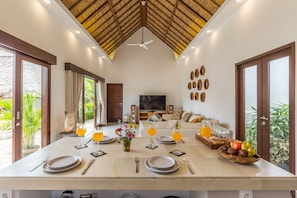 Premium villa, 4 slaapkamers | Dineren op de kamer