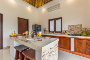 Premium Villa, 4 Bedrooms | In-room dining - Villa Leelavadee (Ungasan)