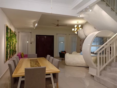 Servicio a la habitación. BB Villas - 5 min Jonker Melaka