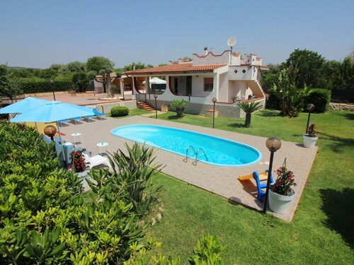 Wonderful private villa for 5 people with WIFI, A/C, private pool, TV, terrace and pets allowed