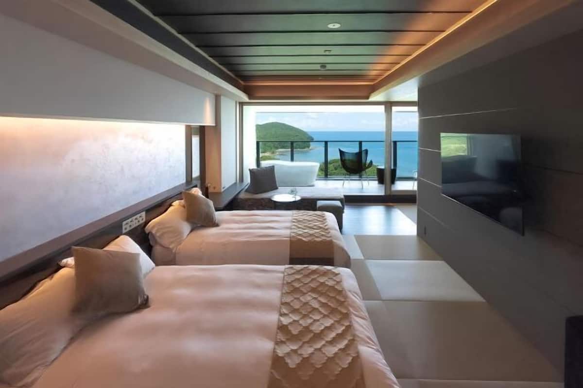 Premium bedding, down comforters, free WiFi, bed sheets