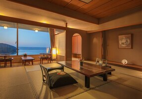 Ropa de cama de alta calidad, cubrecamas, wifi gratis y ropa de cama 