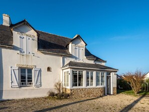 Exterior - Stunning private villa for 6 guests with WIFI, TV, terrace and pets allowed (Saint-pierre-quiberon)