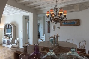 Villa, 5 chambres | Cuisine privée | Réfrigérateur grande capacité avec congélateur, four à micro-ondes