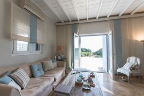 Villa, 5 Schlafzimmer | Wohnzimmer | Fernseher, Netflix