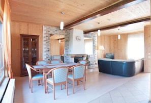 Premium Cottage | Living room