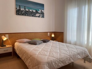 2 chambres, lit parapluie
