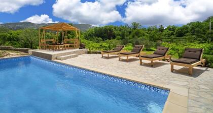 Estupenda casa de vacaciones privada con piscina privada, WIFI, A/C, TV, terraza, vista panorámica