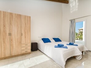 4 bedrooms, iron/ironing board, travel cot, free WiFi - Wonderful private villa for 4 people with WIFI, private pool, A/C, TV and patio (Artà)