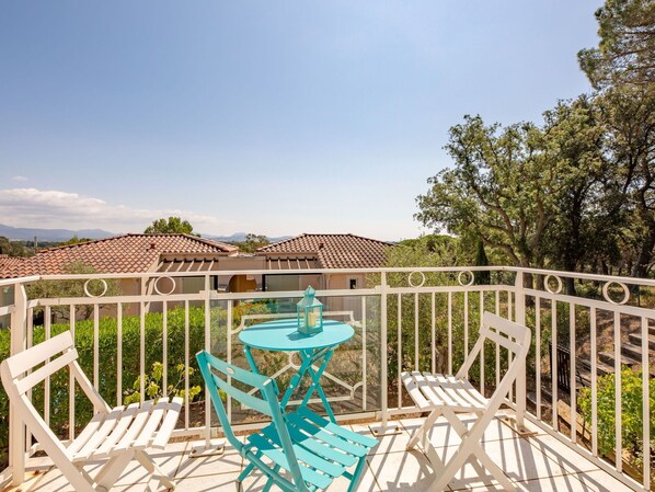 Property grounds - Nice apartment for 6 guests with pool, WIFI, A/C, TV and terrace (Fr������������jus)