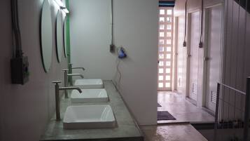 8-Bed Mixed Dormitory | Bathroom | Shower, free toiletries, towels