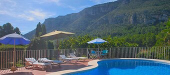 Finca rustico en los montanas con piscina privada, con vistas preciosas, aire ac